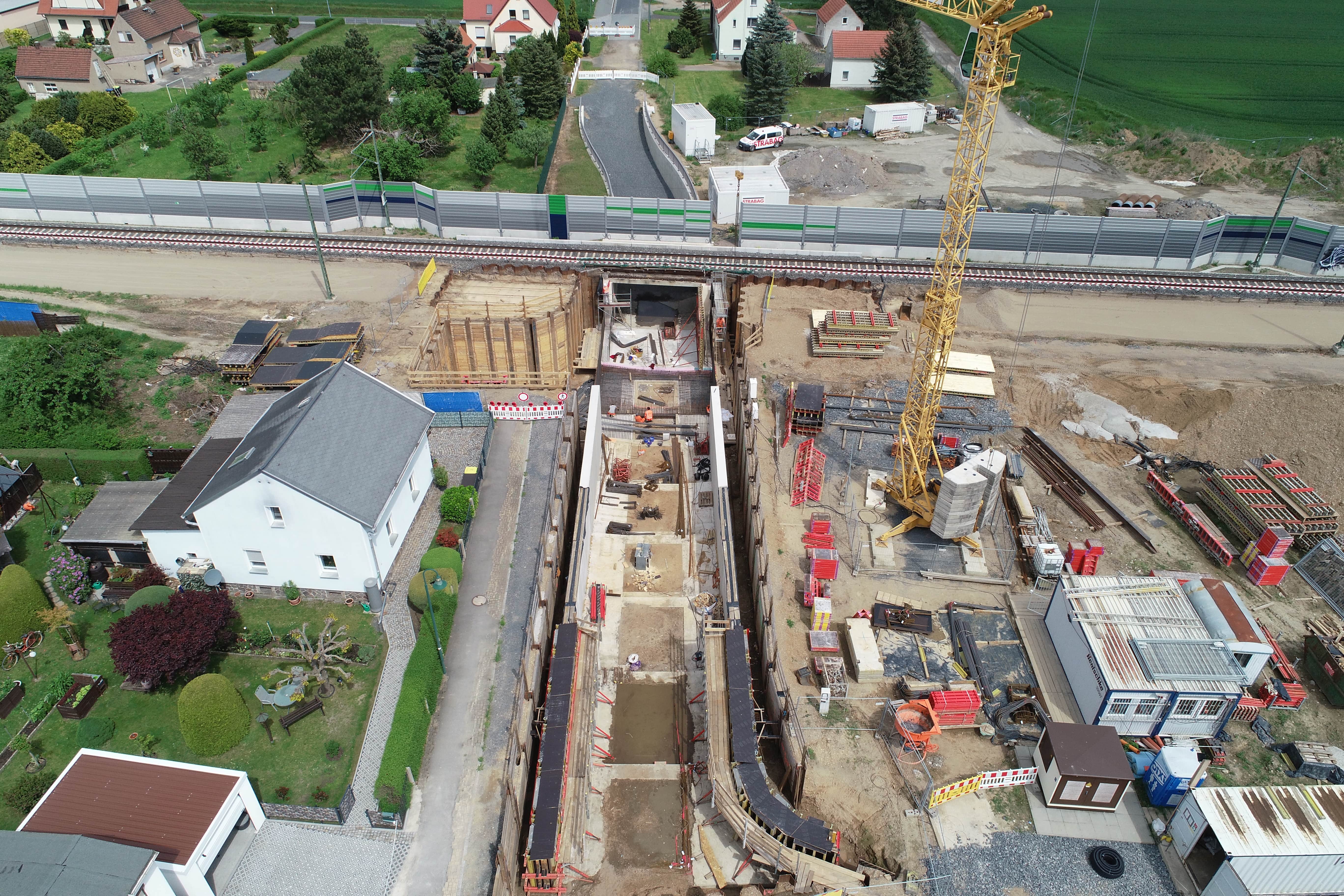Bauarbeiten an der neuen Straßenführung der Bahnhofstraße in Glaubitz
