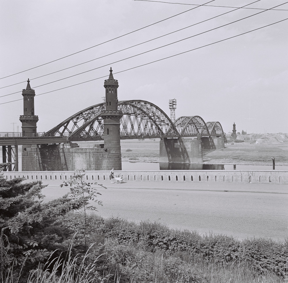 Rückbau eines Gleises der Leipzig-Dresdner Eisenbahn nach 1945 im Rahmen von Reparationsleistungen an die Sowjetunion.