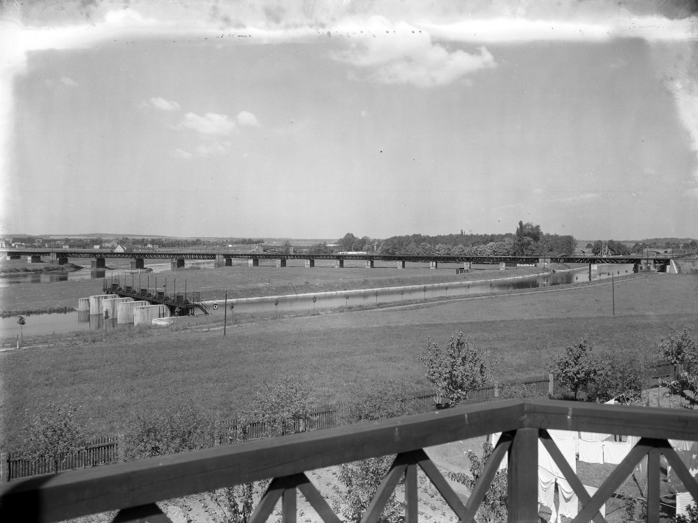 Darstellung des zweigleisigen Ausbaus der Leipzig-Dresdner Eisenbahnstrecke.