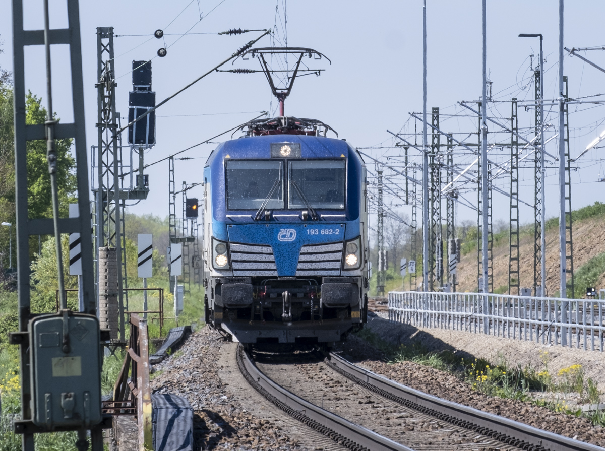 Umgeleiteter Eurocity Hamburg–Prag im Bereich Weißig